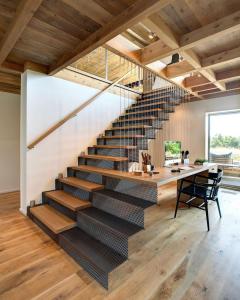 Современный интерьер в светлых тонах