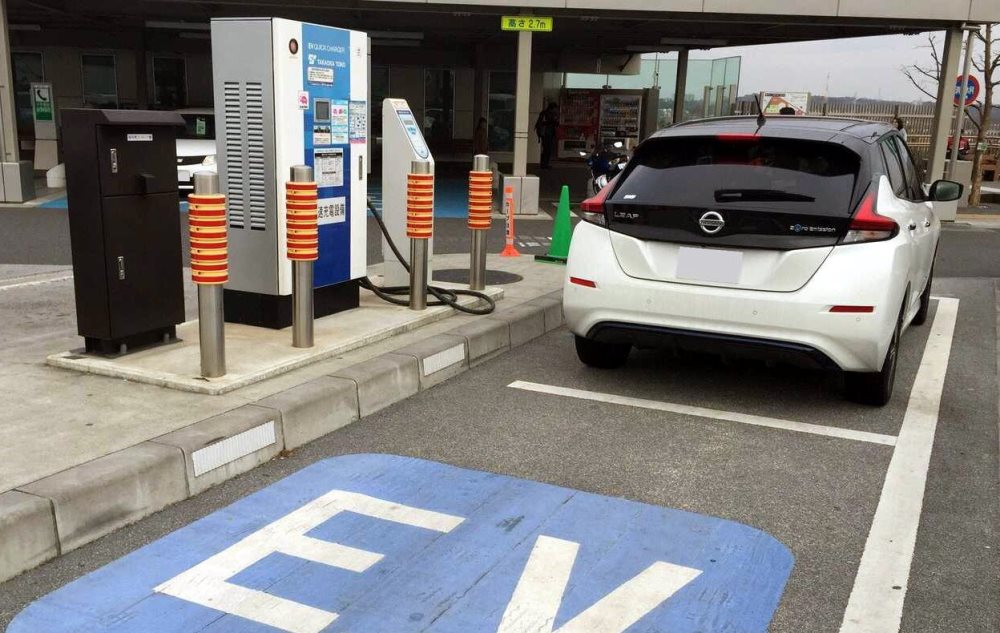 В Японии запретят продажу автомобилей на бензине