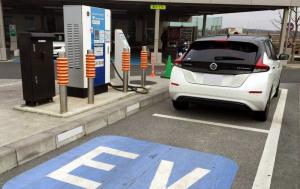 В Японії заборонять продаж автомобілів на бензині