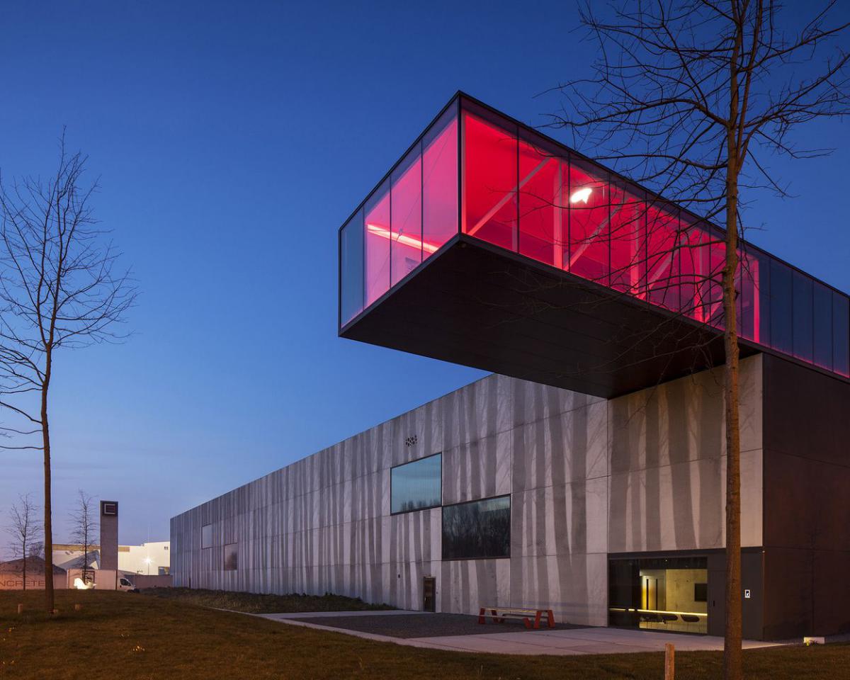 Симбіоз бетону і природи. Проект Govaert & Vanhoutte Architects