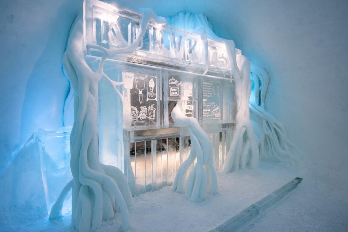 Льодовий готель чудес Icehotel відкривається у Швеції