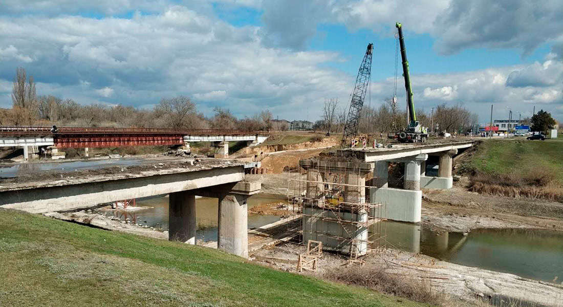 "Укравтодор" начал реконструкцию моста в Херсонской области