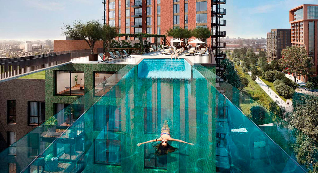 У Лондоні побудували повністю прозорий басейн між двома багатоповерхівками