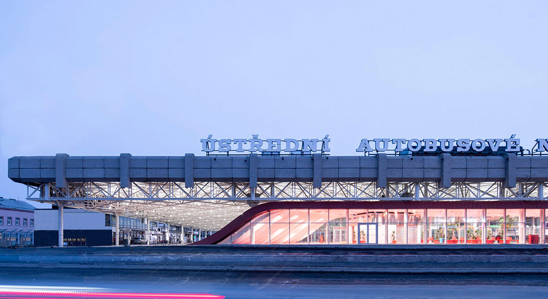 В чешском Брно реконструировали бруталистский автовокзал - проект студии Chybik + Kristof