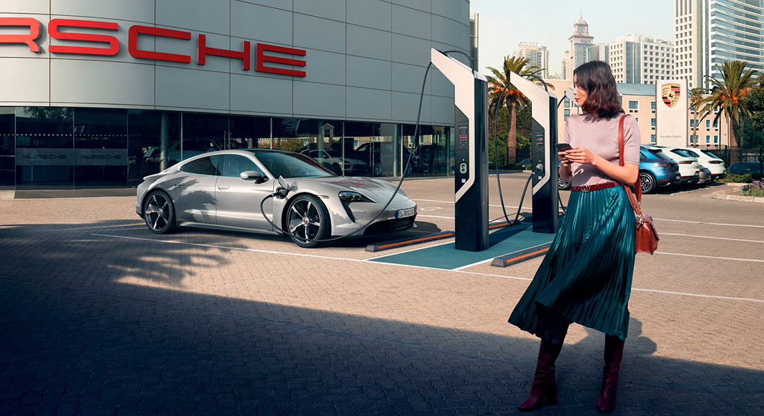 Porsche устанавливает самую быструю зарядную станцию в Украине