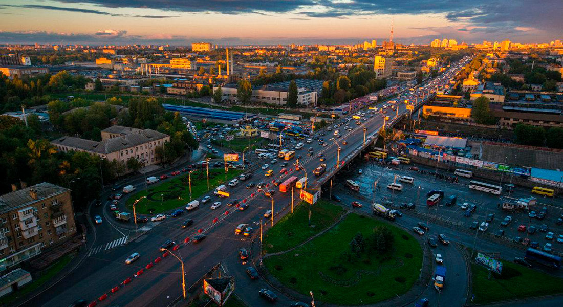 У Києві пропонують побудувати двоярусну автомобільну естакаду з платним проїздом