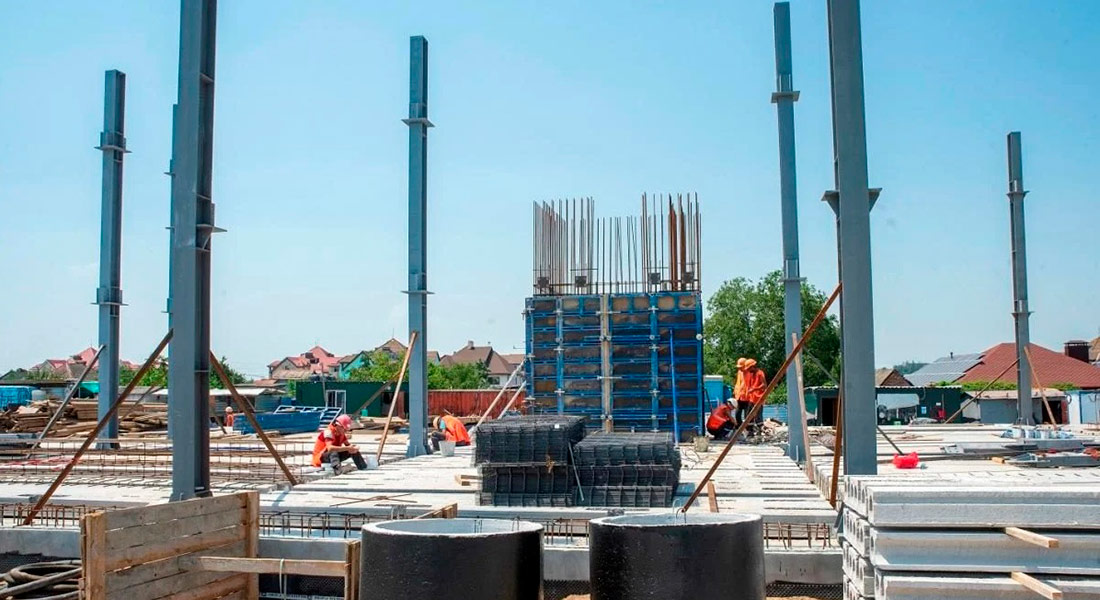 В Мариуполе строят первый в Украине многоквартирный стальной дом