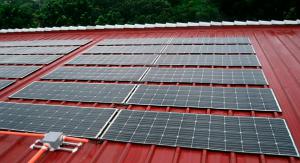 Нова розробка Китаю: легкі сонячні панелі, які приклеюються до даху
