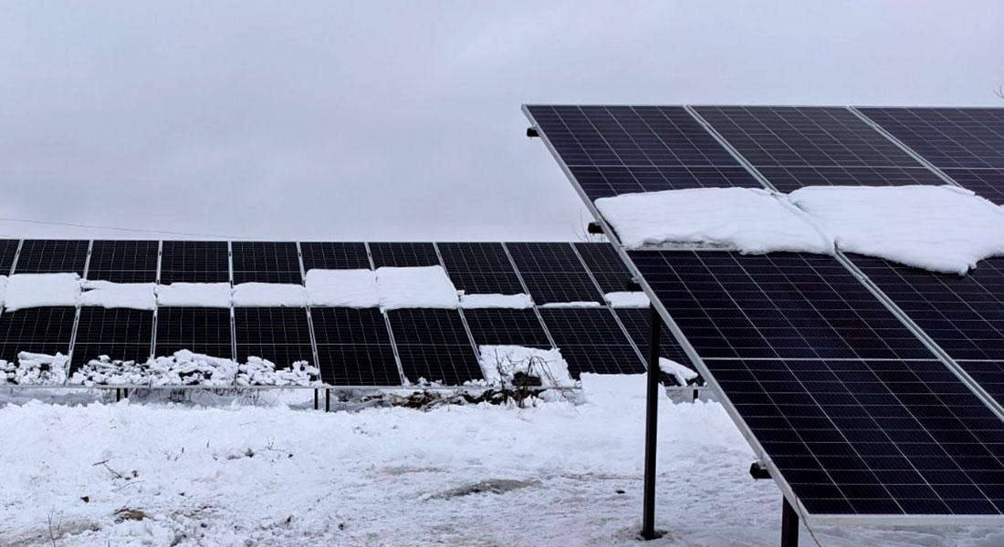 В США изобрели покрытие для солнечных панелей, которое растапливает лед и снег