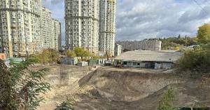 В Соломенском ландшафтном парке приостановили строительство скандального ЖК