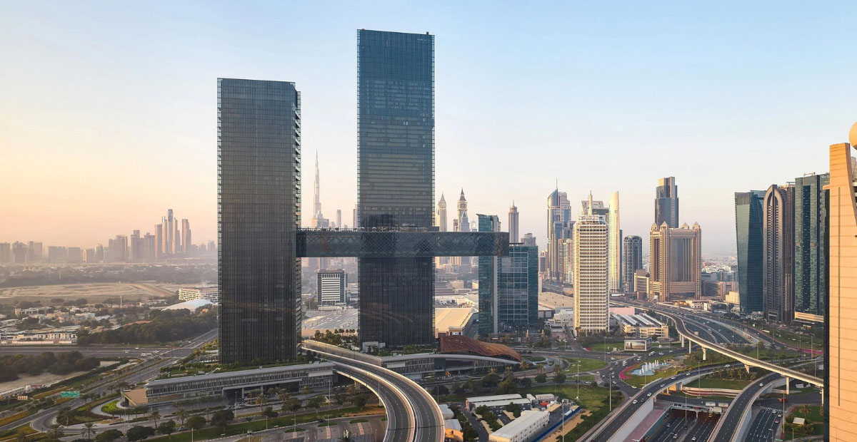 У Дубаї завершили будівництво комплексу із горизонтальним хмарочосом