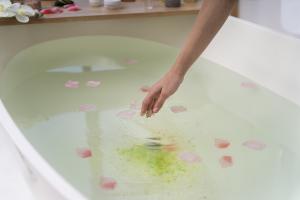 Як вберегти ванну від грибка: протигрибкові засоби для ванної кімнати