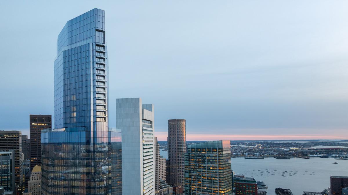 Компания Pelli Clarke & Partners «меняет горизонт» с помощью небоскреба на Южном вокзале Бостона