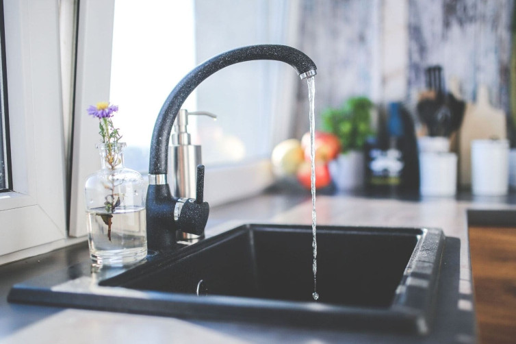 Як очистити воду вдома: прості рішення для приватного будинку