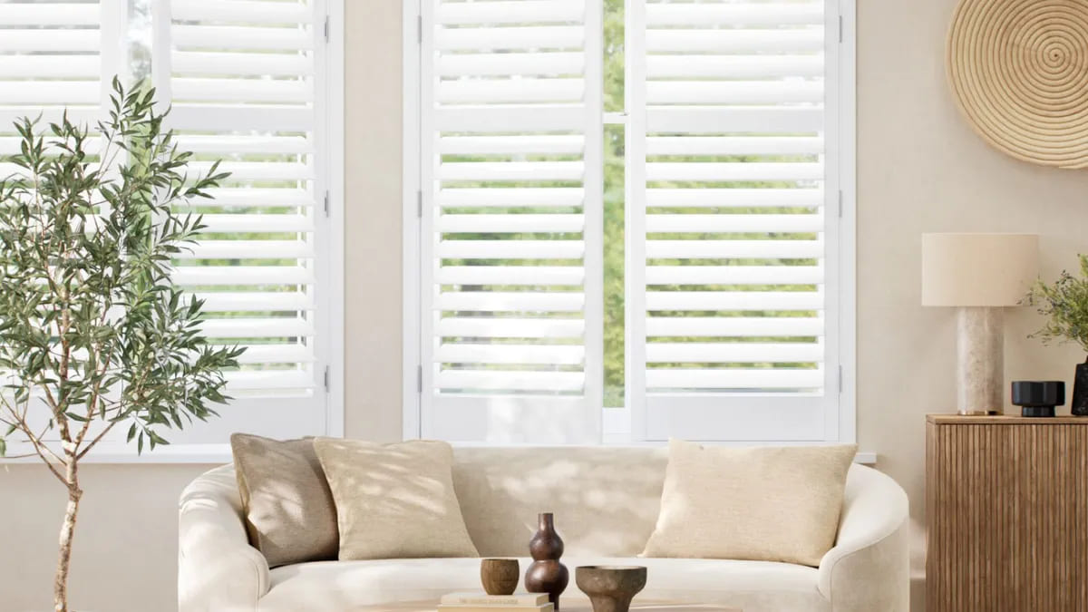 Ставимо віконниці з розумом: скільки насправді коштують віконні shutters і чи варто їх встановлювати