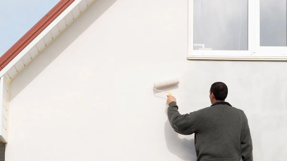 Як вибрати ідеальну фасадну фарбу для каменю, бетону та штукатурки