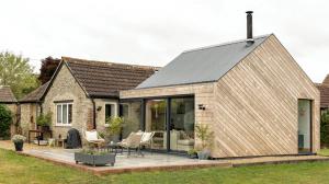 Облицювання будинку: як вибрати матеріал, який перетворить ваш фасад