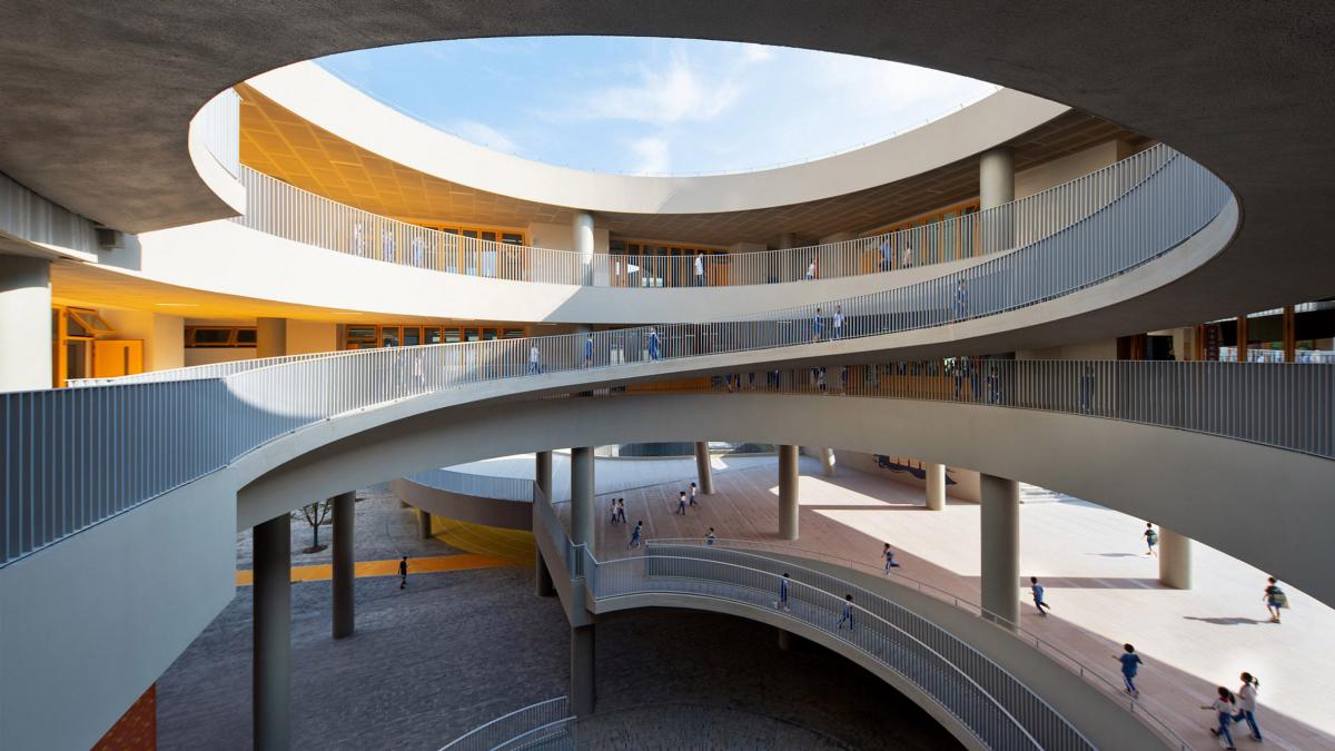 Школа, яка кидає виклик місту: як у Шеньчжені переосмислили спадщину хакка