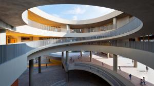 Школа, яка кидає виклик місту: як у Шеньчжені переосмислили спадщину хакка