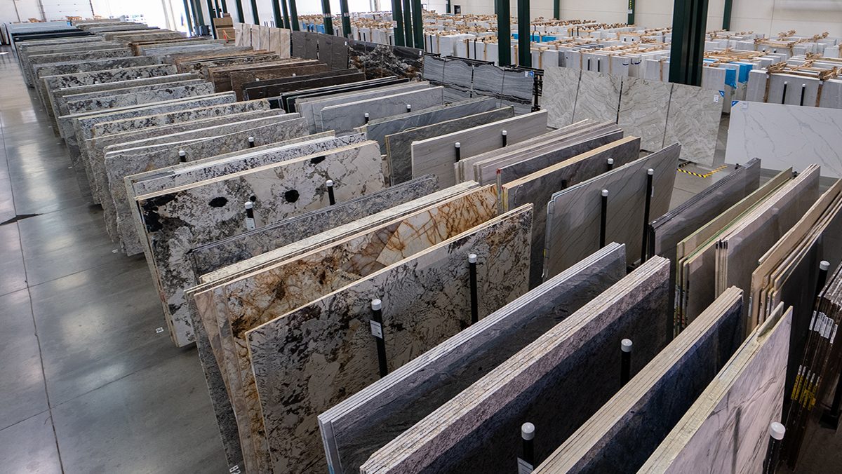 Плитка без сюрпризов: как застройщикам удержать финишные работы в графике