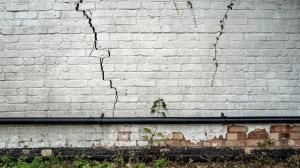 Будинок із осіданням фундаменту: небезпечна авантюра чи шанс купити вигідно?