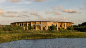 «Живий підручник»: як у Данії побудували коледж, який сам навчає ремеслу