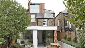 Обшивка мансарды: почему внешний вид — не главный критерий выбора