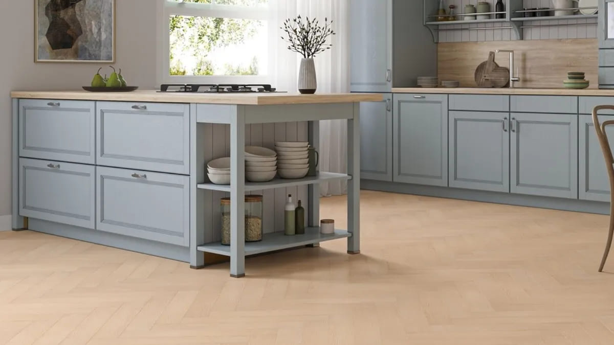 Дешева підлога на кухні, яка виглядає дорого: секрети правильного вибору