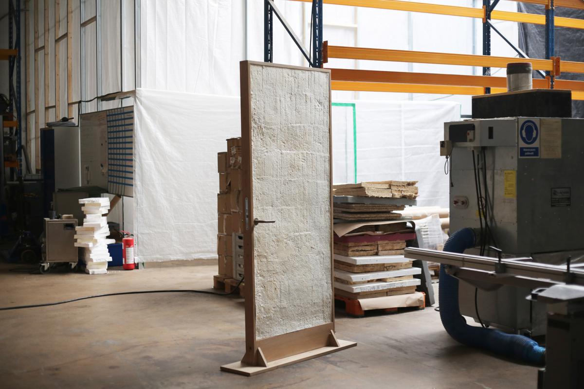 Компанії Rebound та Det Levende Hus розробили «перші у світі» двері для масового виробництва міцелію