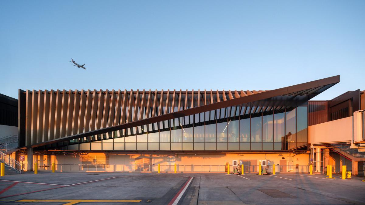 Модульный терминал будущего: как LAX строит аэропорт, не останавливая аэропорт