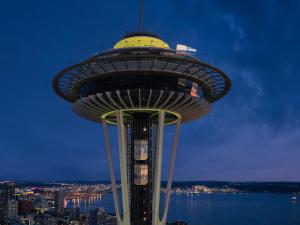 Скляні ліфти майбутнього: як Space Needle у Сіетлі перетворюється на інженерне диво XXI століття
