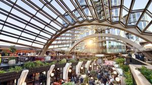 Скляний навіс нового покоління: як Heatherwick Studio перетворює дах історичної Olympia в Лондоні